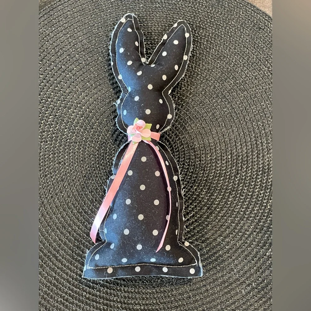 Bunnies Farmhouse Primitive Handcrafted New - Picture 3 of 6